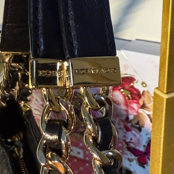 Michael Kors Black Quilted Shoulder Bag with Gold Chain - Picture 11 of 11